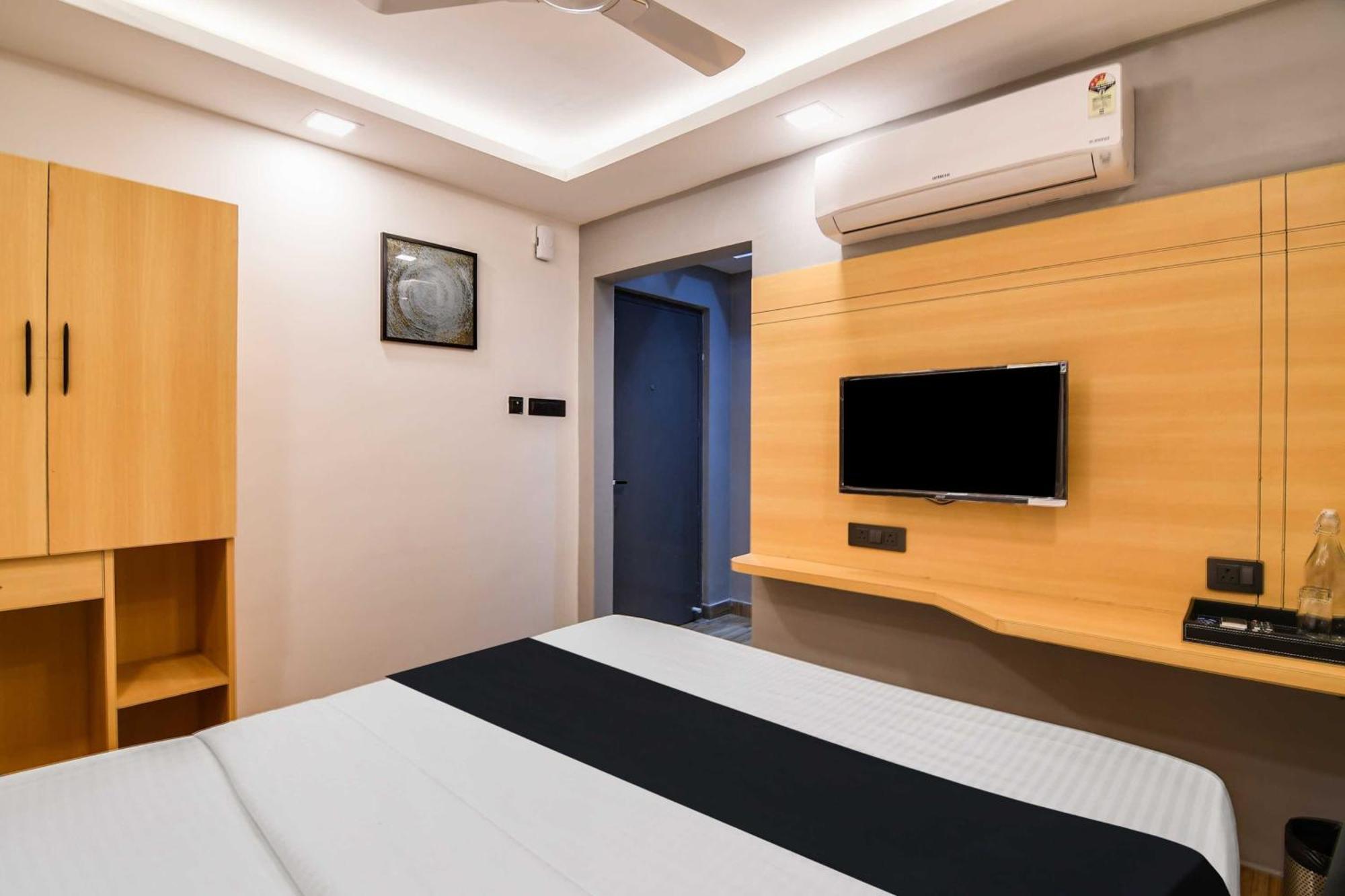 Super Townhouse Oak Sayhallo Ecstasy Bhubaneswar Extérieur photo