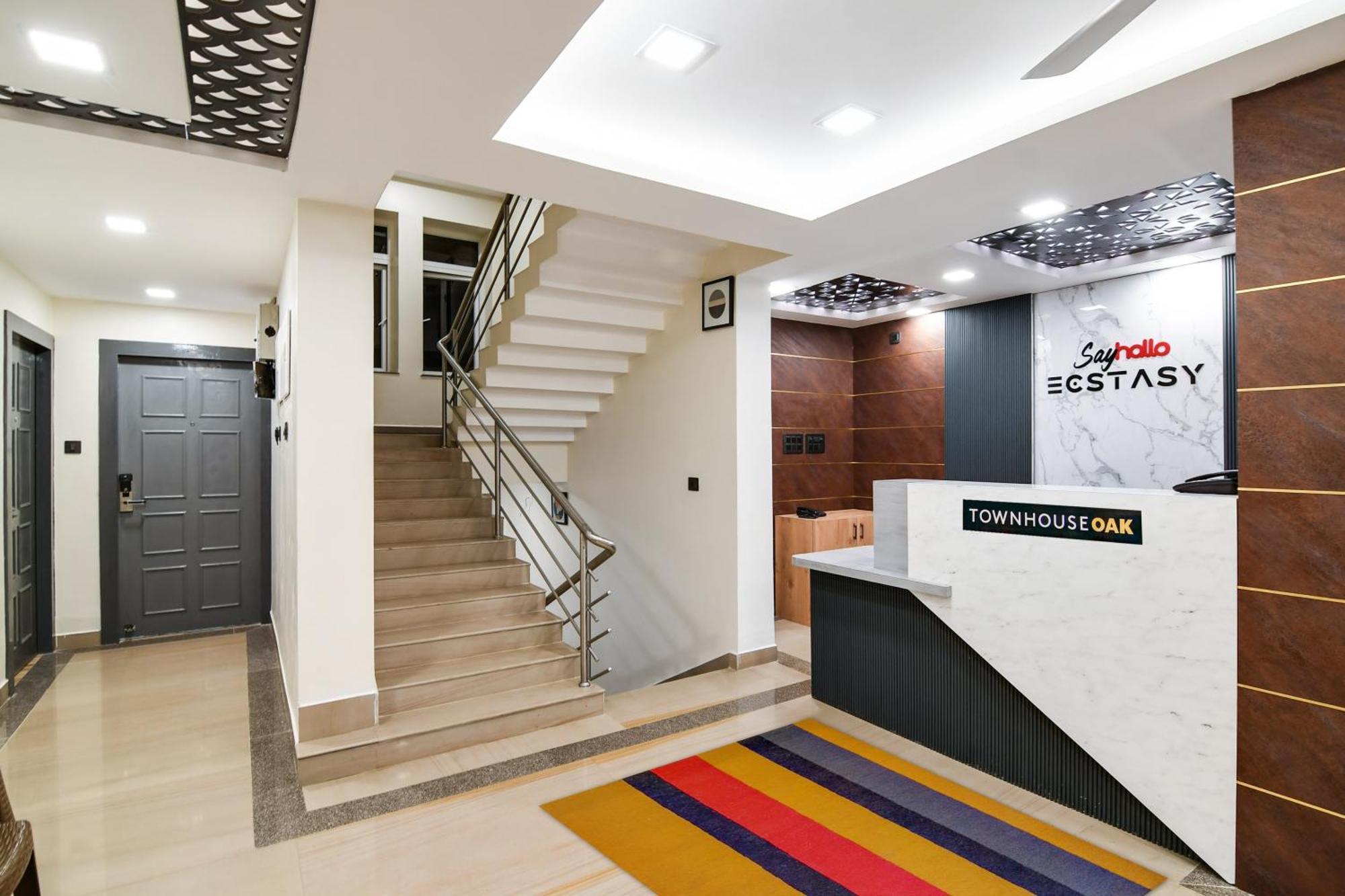 Super Townhouse Oak Sayhallo Ecstasy Bhubaneswar Extérieur photo