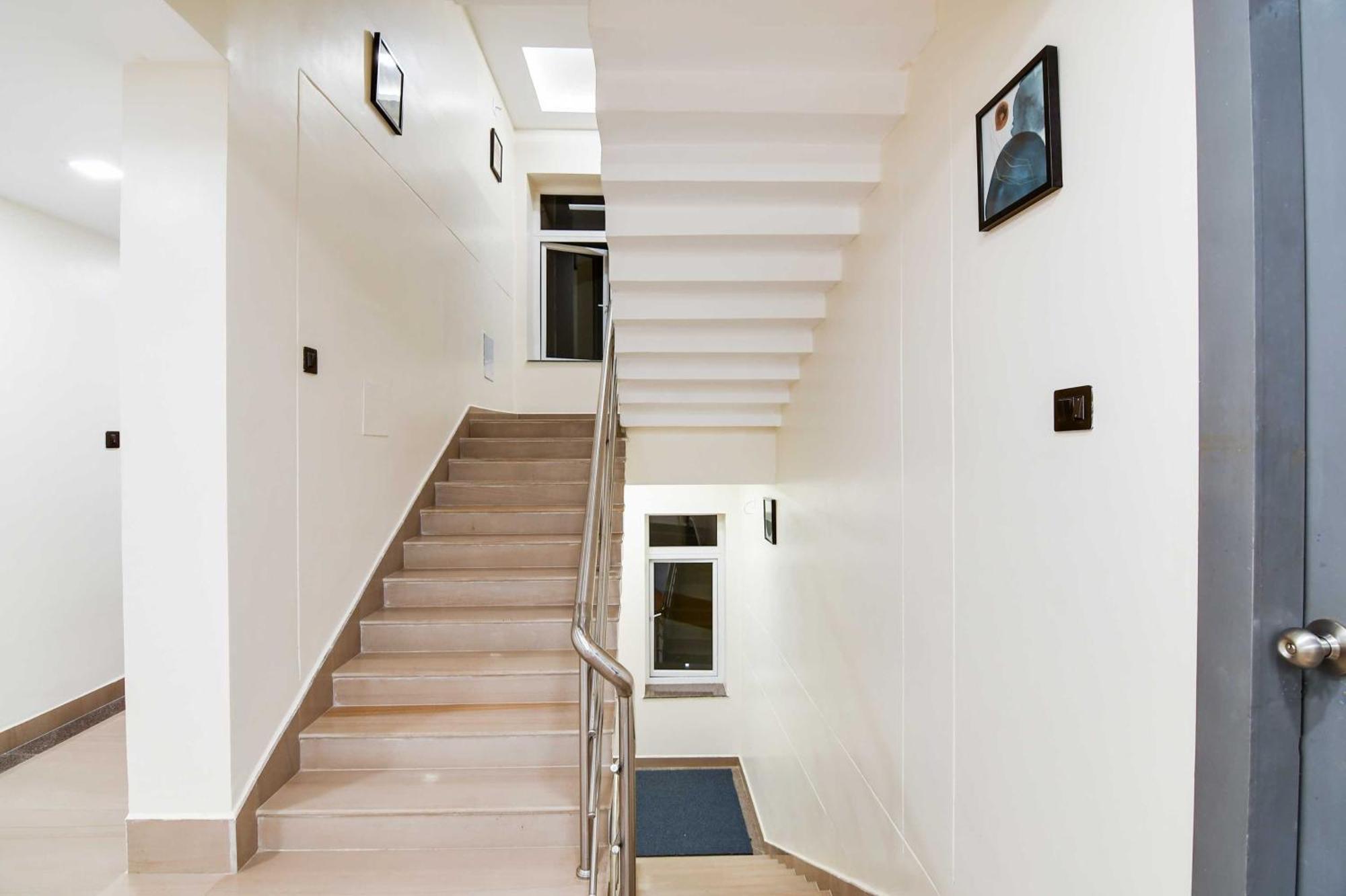 Super Townhouse Oak Sayhallo Ecstasy Bhubaneswar Extérieur photo